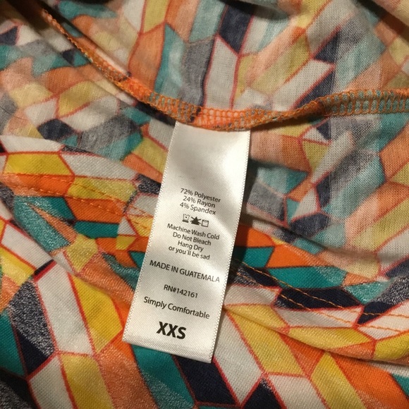 LuLaRoe short sleeve tunic EUC ๐ - Picture 3 of 7